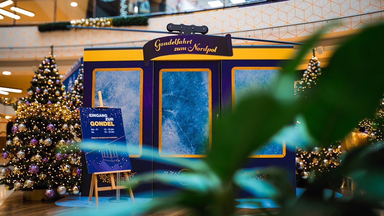 Immersive Gondola Ride to Santa Claus