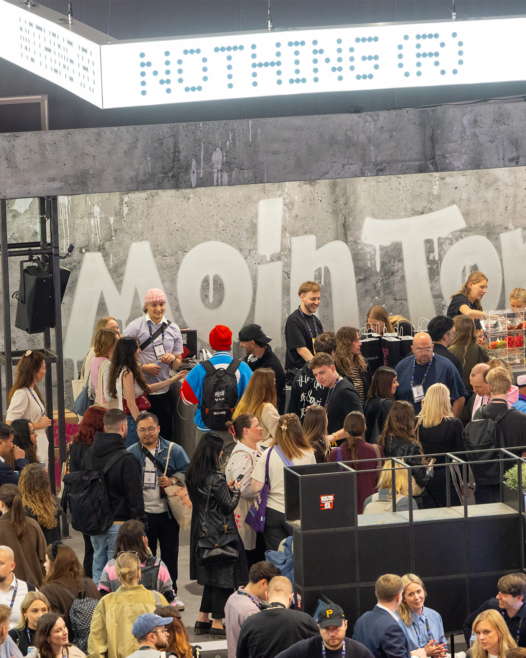 AMBION-OMR-2026-Nothing-Messestand-4