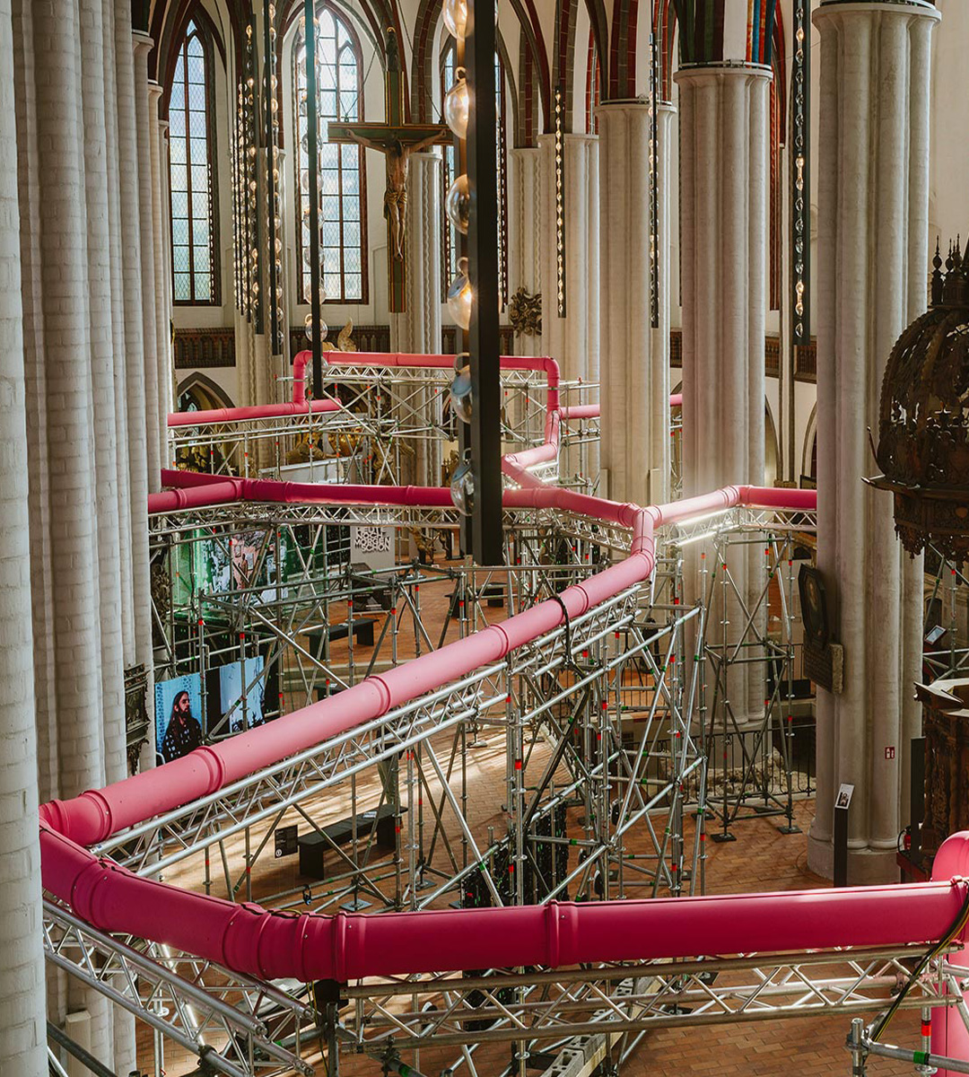 PINK PIPES IN THE MUSEUM NIKOLAI CHURCH BERLIN