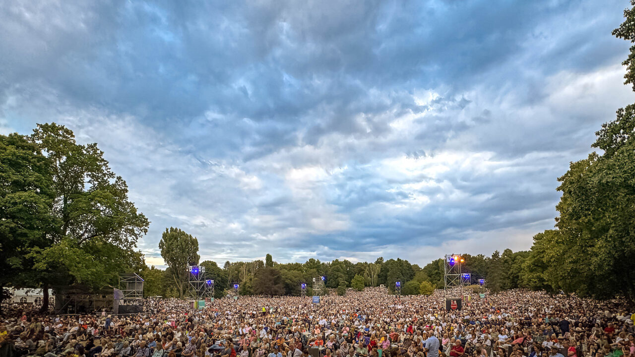 Mit Picknickdecke, musikalischer Exzellenz und perfektem Klang